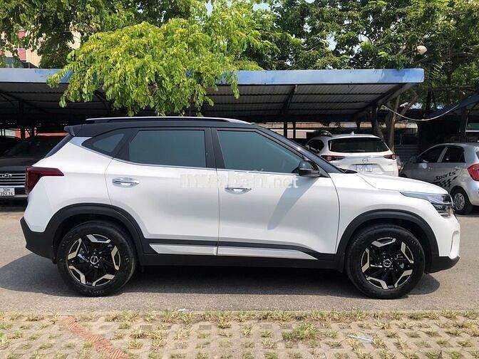 Kia Seltos 2025 Premium 1.5 AT - 2000 km