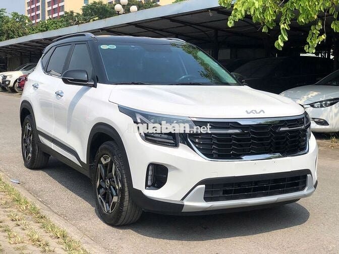 Kia Seltos 2025 Premium 1.5 AT - 2000 km