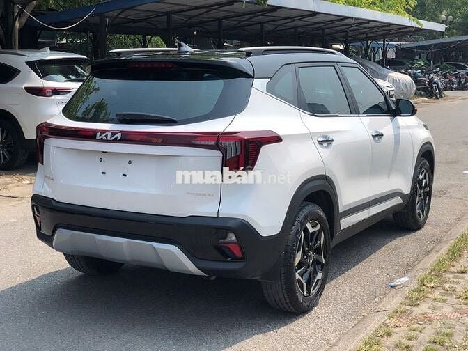 Kia Seltos 2025 Premium 1.5 AT - 2000 km