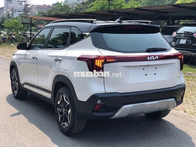 Kia Seltos 2025 Premium 1.5 AT - 2000 km