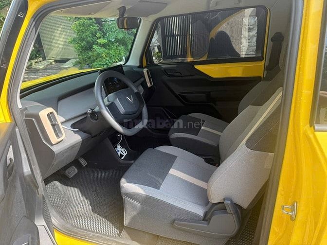 Vinfast VF3 2024 Vàng Pin Thuê lên cam lùi xe đẹp như mới 