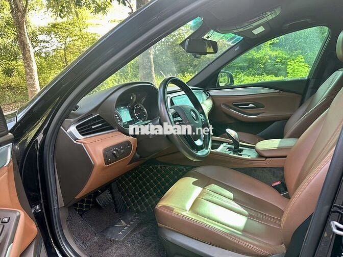VinFast Lux A2.0 2020 Premium 2.0 AT - 72000 km