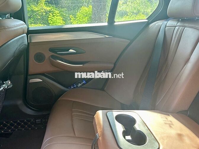 VinFast Lux A2.0 2020 Premium 2.0 AT - 72000 km