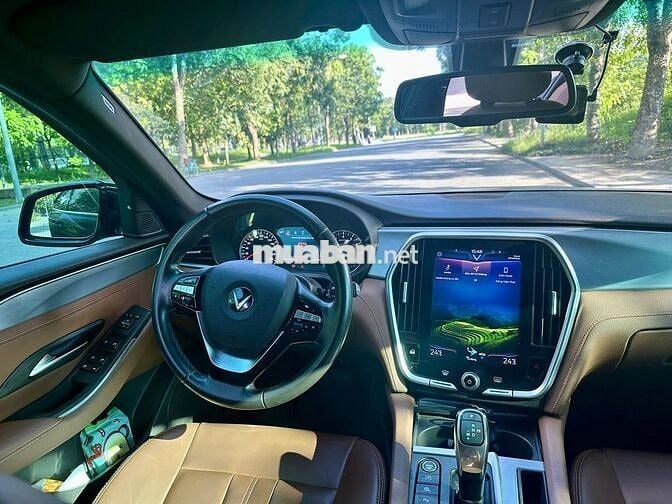 VinFast Lux A2.0 2020 Premium 2.0 AT - 72000 km