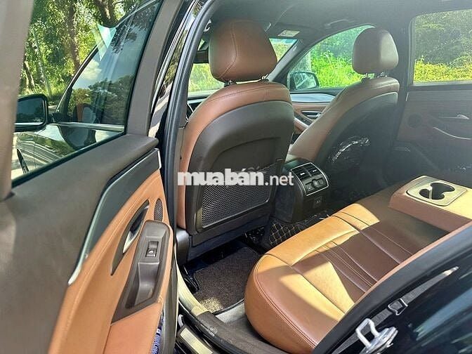 VinFast Lux A2.0 2020 Premium 2.0 AT - 72000 km