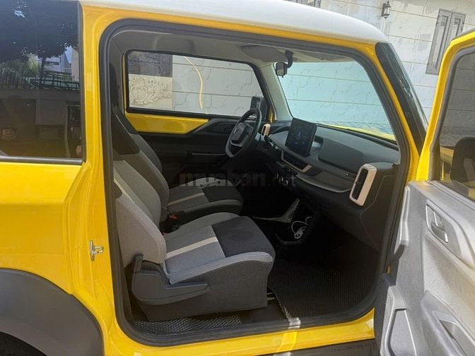 Vinfast VF3 2024 Vàng Pin Thuê lên cam lùi xe đẹp như mới 