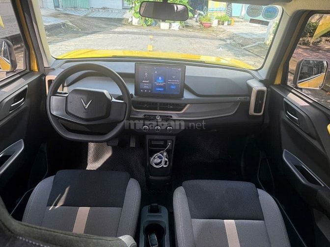 Vinfast VF3 2024 Vàng Pin Thuê lên cam lùi xe đẹp như mới 