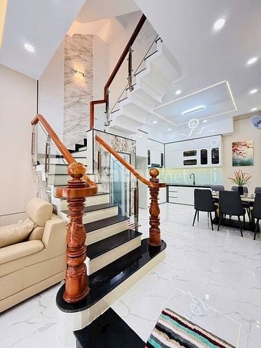 Nhà Nguyễn Trọng Tuyển chỉ nhỉnh 3tỷ đường 6m rộng, sổ hồng riêng