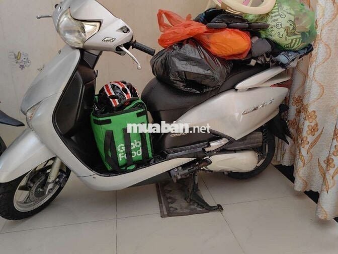 Honda Lead Fi . biển số thành phố
