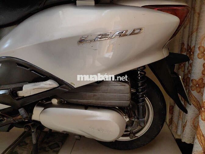 Honda Lead Fi . biển số thành phố