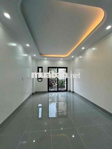 LĨNH NAM - OTO KINH DOANH - 5 tầng thang máy .