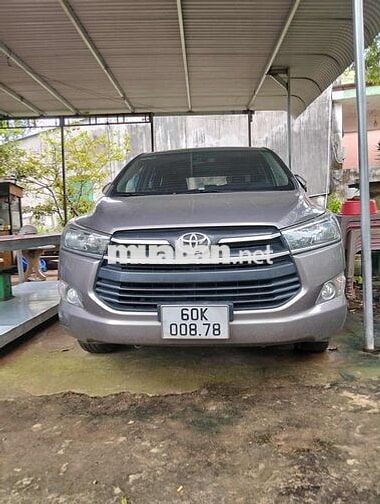 Toyota Innova 2017 - 100000 km