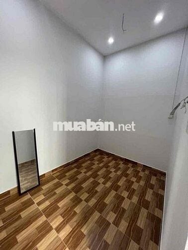 Nhà lầu mới 2 phòng gần Vincom Hùng Vương