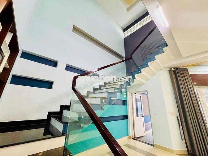 Cho THUÊ biệt thự Ngang 8m trung tâm Biên Hoà gần Cổng 2 240m2 rộng