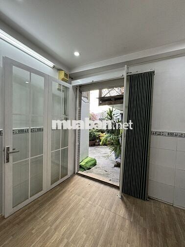 Cho thuê nhà nhỏ hẻm 42 - cách Vincom Hùng Vương 1 phút đi bộ