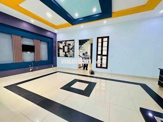 Cho THUÊ biệt thự Ngang 8m trung tâm Biên Hoà gần Cổng 2 240m2 rộng
