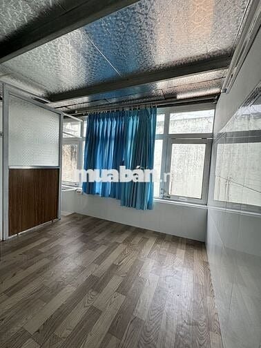 Cho thuê nhà nhỏ hẻm 42 - cách Vincom Hùng Vương 1 phút đi bộ
