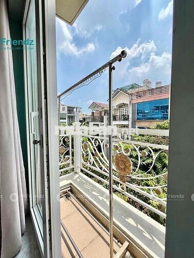Phòng xinh ban công rộng hơn 35m2 ngay cầu Him Lam