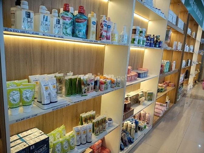 CẦN 5 CHỊ LÀM TẠP VỤ VÀ 5 BẠN PHỤ QUẦY HÀNG LÀM TẠI CỬA HÀNG TIÊU DÙNG