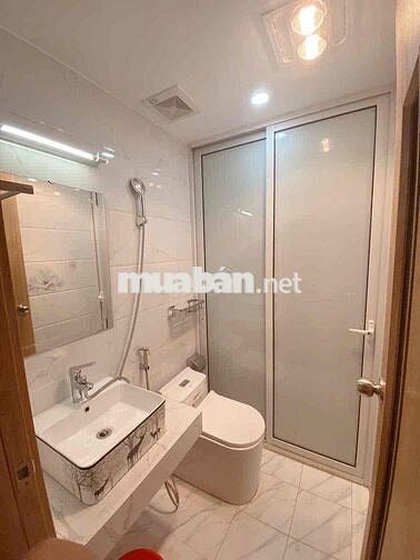 CCMN PHỐ CẦU GIẤY. 1N1K RỘNG 40M2. BAN CÔNG THOÁNG. THANG MÁY. GIÁ 7T5