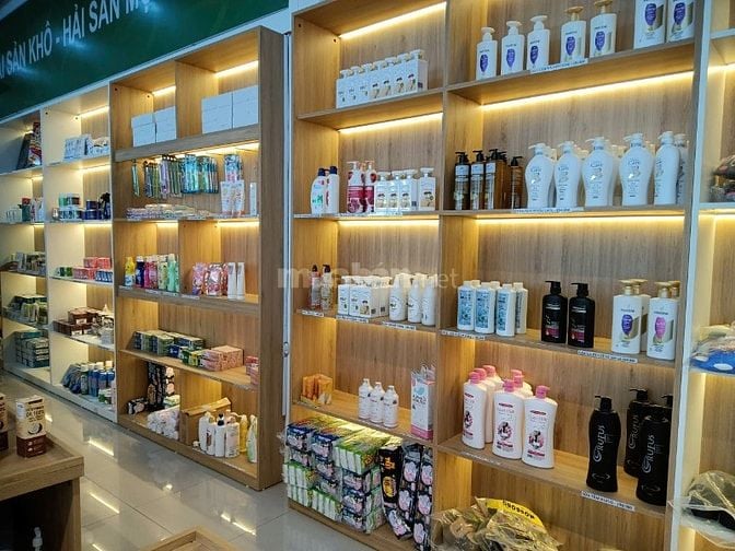 CẦN 5 CHỊ LÀM TẠP VỤ VÀ 5 BẠN PHỤ QUẦY HÀNG LÀM TẠI CỬA HÀNG TIÊU DÙNG