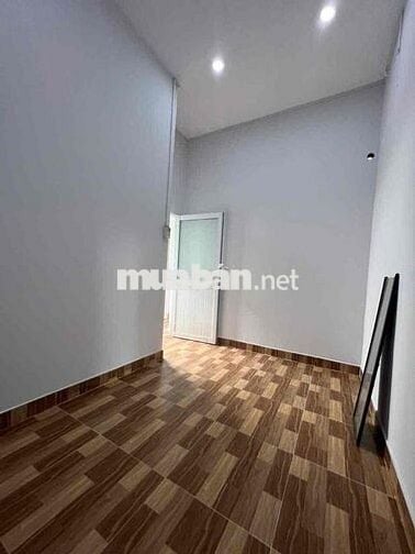 Nhà lầu mới 2 phòng gần Vincom Hùng Vương