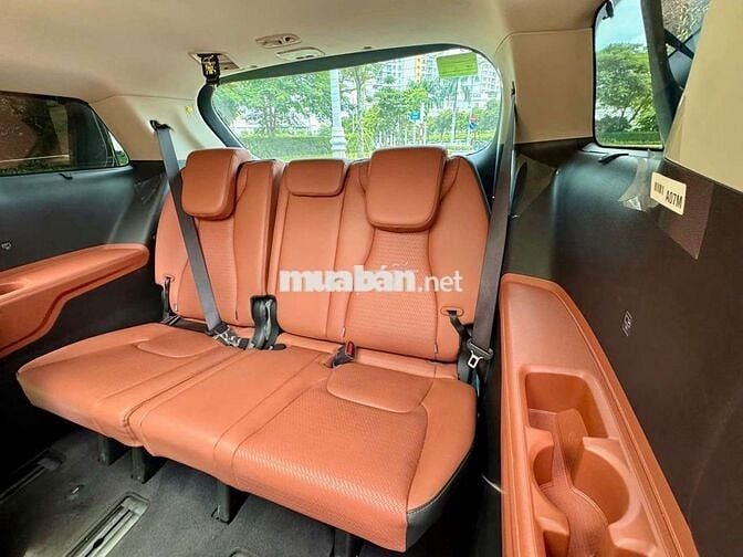 KIA CARNIVAL 2.2D signature 7S - 15000 km