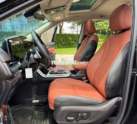 KIA CARNIVAL 2.2D signature 7S - 15000 km