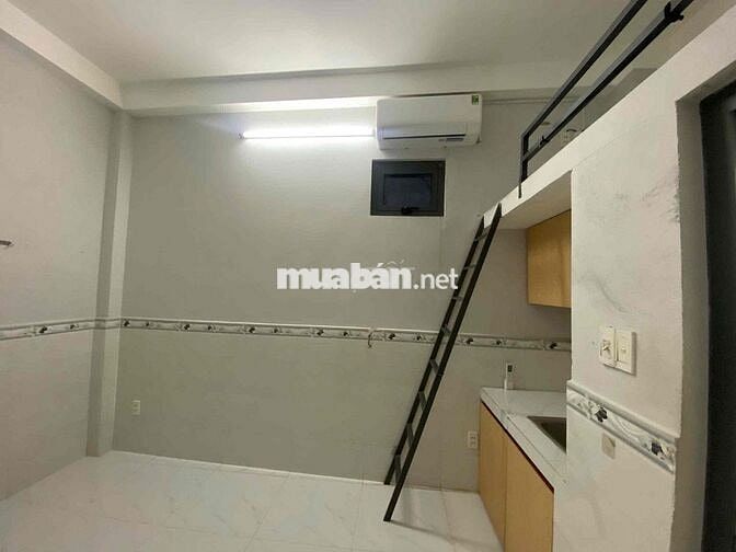 DUPLEX GÁC CAO - MÁY LẠNH - CỬA SỔ TRỜI NGAY TẠI ĐH VĂN LAMG CS2