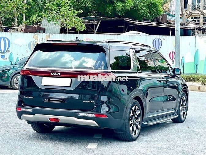 Kia Carnival 2024 Signature 2.2D - 15,000 km.