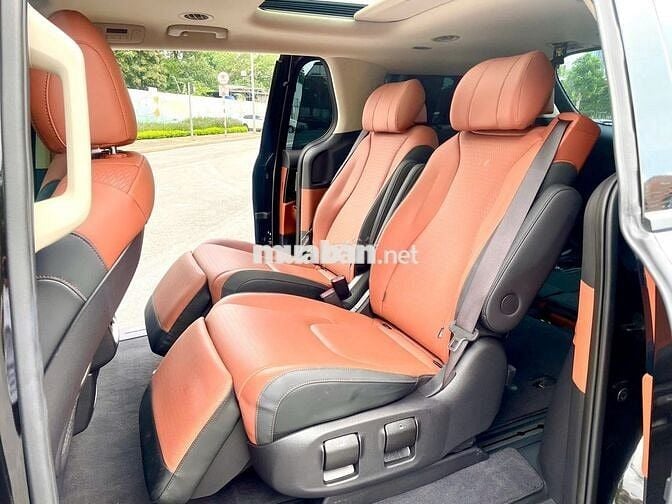 Kia Carnival 2024 Signature 2.2D - 15,000 km.
