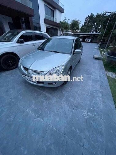 Mitsubishi Lancer 2004 - xe đẹp sạch sẽ.