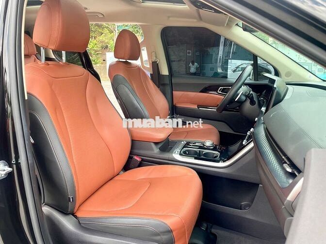 Kia Carnival 2024 Signature 2.2D - 15,000 km.