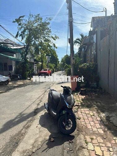 đường 12 khu dân cư sông đà diện tích 200m2