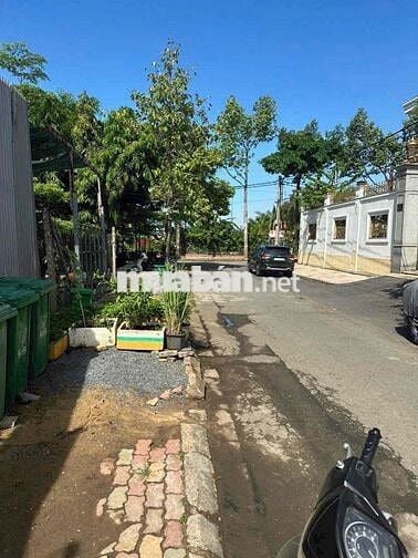 đường 12 khu dân cư sông đà diện tích 200m2
