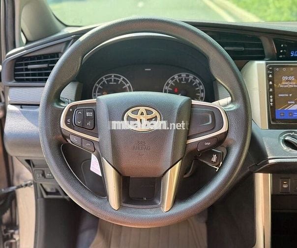 Toyota Innova 2017 2.0E - 12000 km