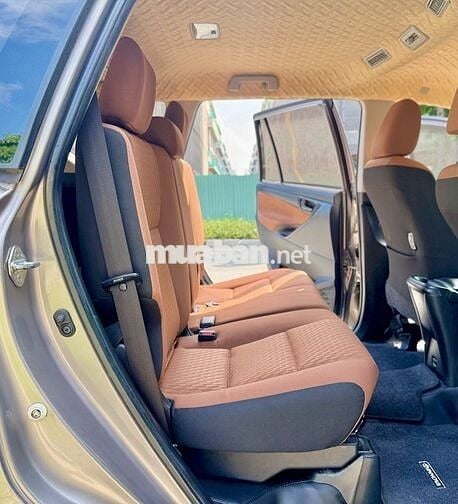 Toyota Innova 2017 2.0E - 12000 km