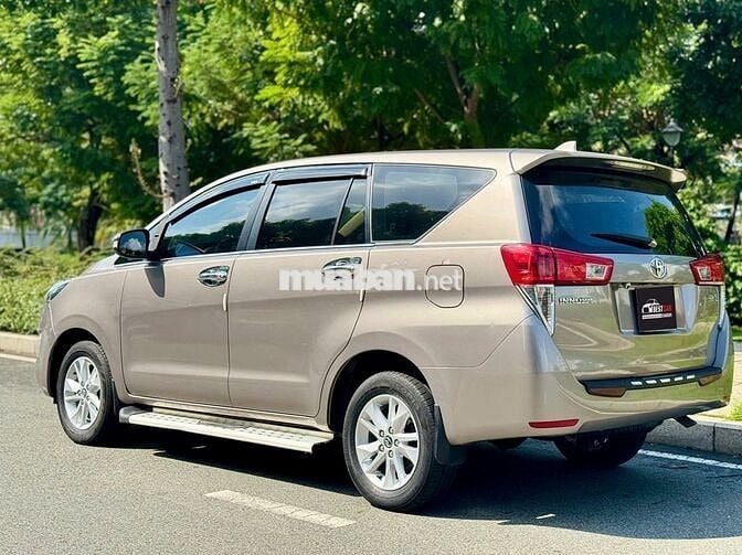Toyota Innova 2017 2.0E - 12000 km