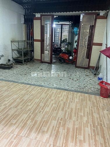 Chính chủ gửi bán căn nhà 1 trệt 1 lầu và 3 phòng ngủ - sát QL13 
