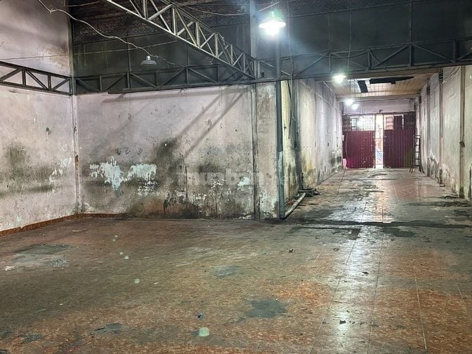 Cho thuê mặt bằng 200m2 làm kho bãi, xưởng, văn phòng