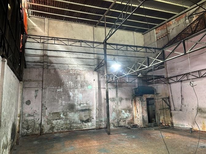 Cho thuê mặt bằng 200m2 làm kho bãi, xưởng, văn phòng
