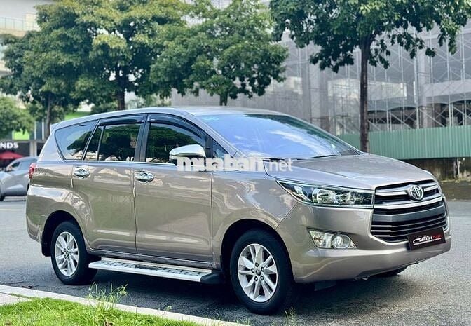 Toyota Innova 2017 2.0E - 12000 km