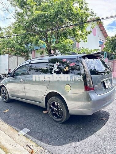 Mitsubishi Grandis 2005 2.4 AT - 200 km