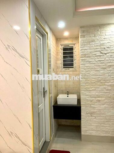 PHÒNG CỰC ĐẸP 40m² ĐIỆN BIÊN PHỦ - NGAY HÀNG XANH - HÌNH THẬT 100%