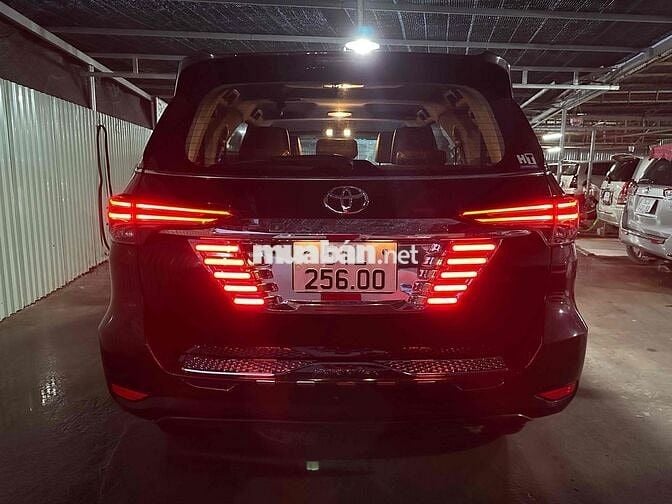 Toyota Fortuner 2017 2.7V 4x2 - 106000 km 599Tr