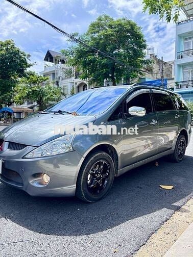 Mitsubishi Grandis 2005 2.4 AT - 200 km