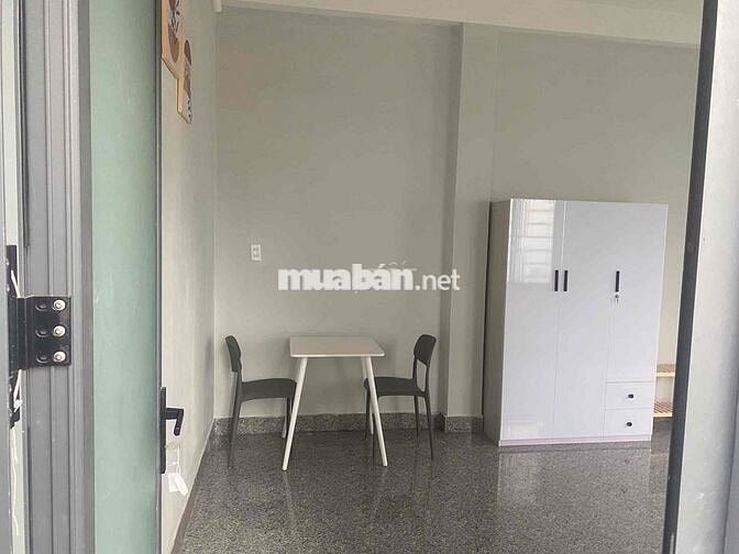 Cho thuê phòng trọ ban công 2 mặt , tách bếp , cửa sổ thoáng mát mặt t