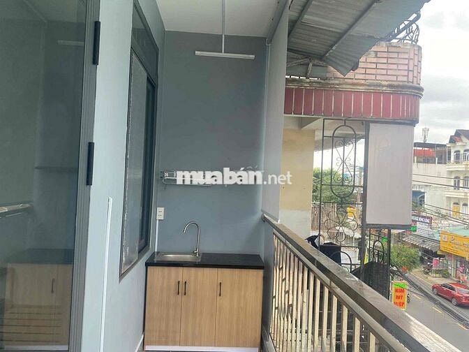 Cho thuê phòng trọ ban công 2 mặt , tách bếp , cửa sổ thoáng mát mặt t