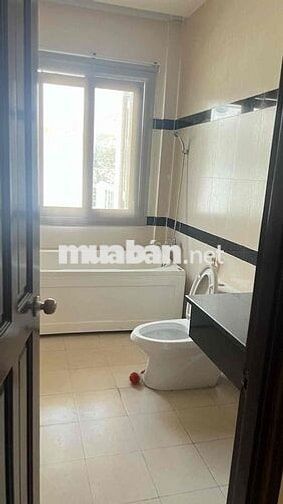 Cho Thuê Biệt Thự Gần Nhà Thờ Giáo Sứ Sơn Lộc 1500M2 Full Nội Thất
