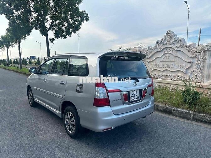 Toyota Innova 2015 2.0E - 310181 km